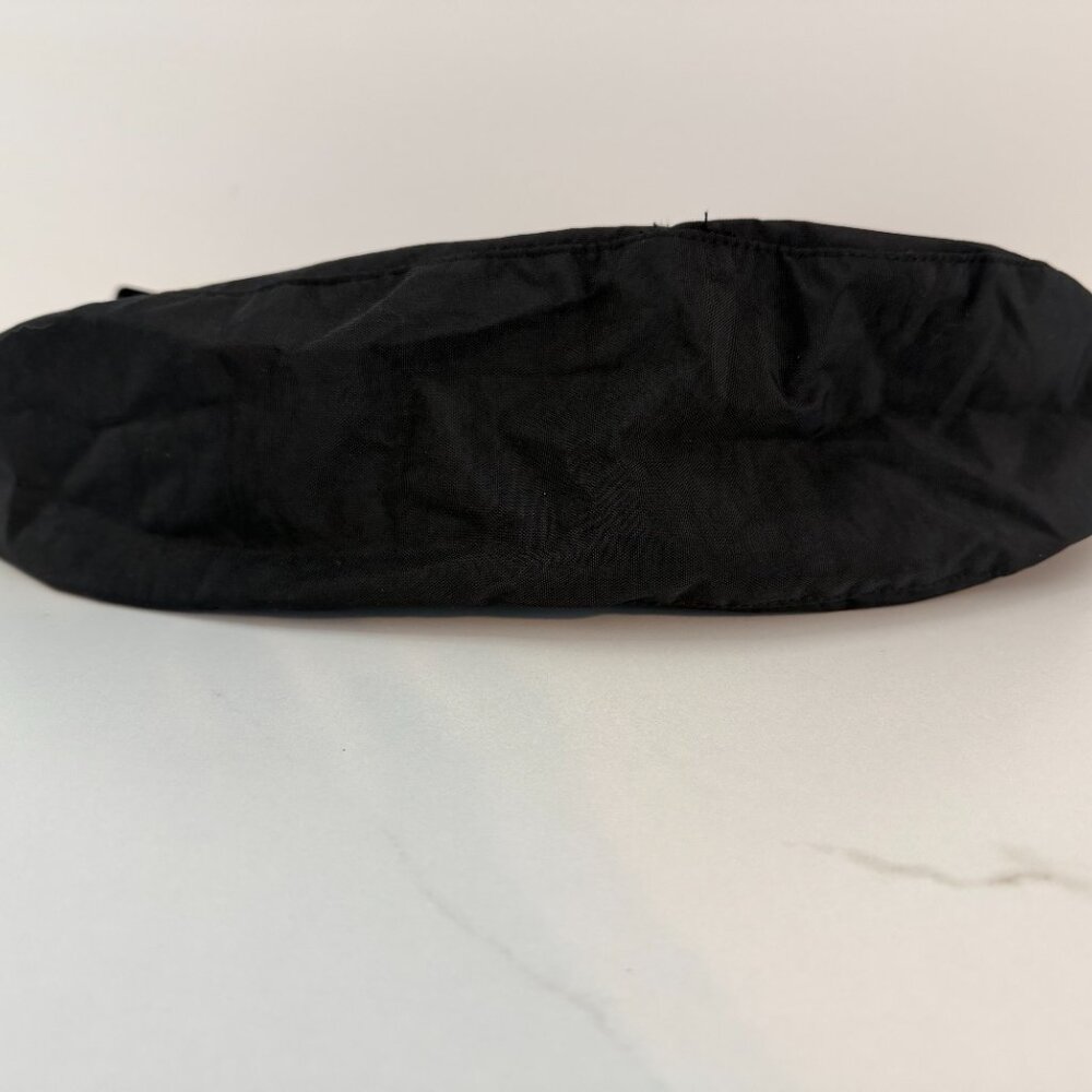New Black Crossbody Cresent Sling Bag with Storage Pouch Water Restistant - Picture 9 of 11